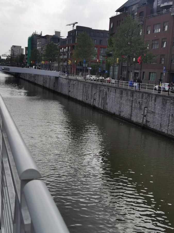 Exclusive Two-Level Apartment With Private Terrace On The Canal Brüsszel Kültér fotó