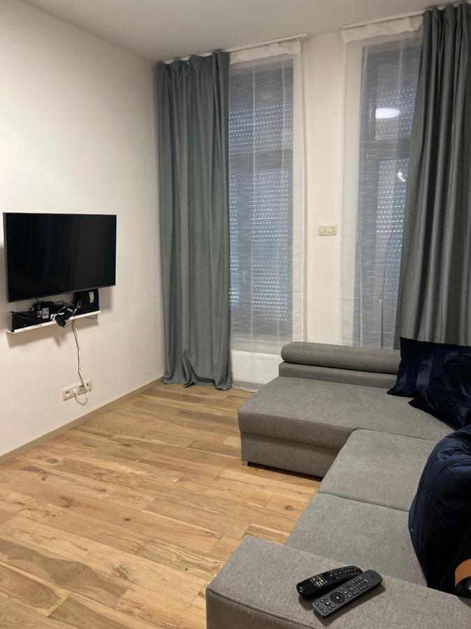 Exclusive Two-Level Apartment With Private Terrace On The Canal Brüsszel Kültér fotó